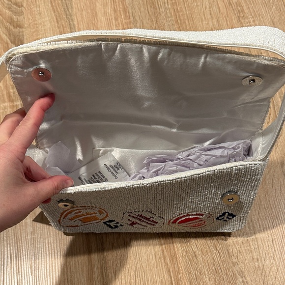 VIRAL BEADED BAG! Handcrafted in India travel beaded bag! - Picture 3 of 3